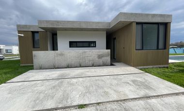 Casa a estrenar en venta en Altos de Campo Grande