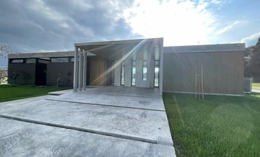 Casa a estrenar en venta en Altos de Campo Grande