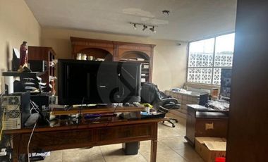Casa uso de suelo en venta en Fraccionamiento Jardines del Bosque Centro