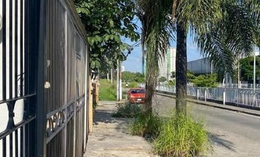 Casa uso de suelo en venta en Fraccionamiento Jardines del Bosque Centro