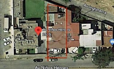 Casa uso de suelo en venta en Fraccionamiento Jardines del Bosque Centro