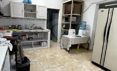 Casa uso de suelo en venta en Fraccionamiento Jardines del Bosque Centro