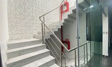 Edificio Comercial en Suroeste de Guayaquil  AdrM