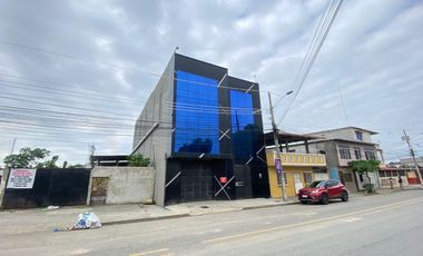 Edificio Comercial en Suroeste de Guayaquil  AdrM
