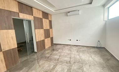 Edificio Comercial en Suroeste de Guayaquil  AdrM