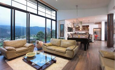 VENTA CASA EN  CASA DE CAMPO LA CALERA