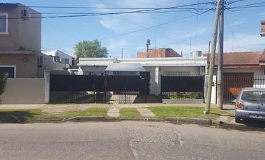 Casa en venta, Los polvorines. Excelente ubicacion, oportunidad. Retasada.