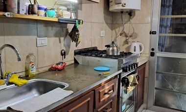 AV. Montevideo n° 88 entre calles 32 y 33 Berisso