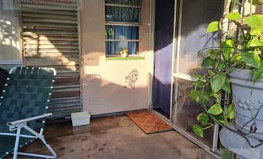 AV. Montevideo n° 88 entre calles 32 y 33 Berisso
