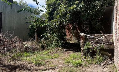Casa en Venta a refaccionar.  Terreno de 321 m2. 110 m2 cubiertos. Centro de Zarate