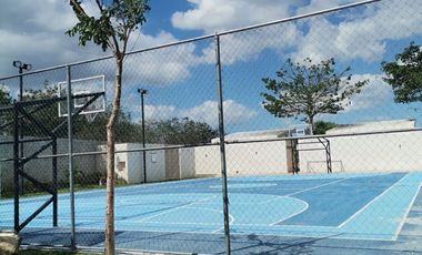 Venta Casa en Zona Country norte de Mérida en Privada con amenidades