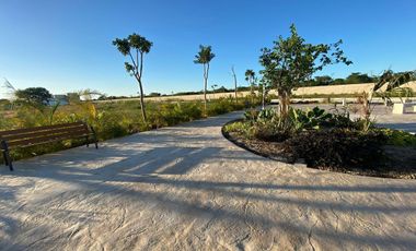 Venta Casa en Zona Country norte de Mérida en Privada con amenidades