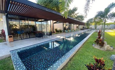Venta Casa en Zona Country norte de Mérida en Privada con amenidades