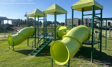 Lote en venta de 700 metros fondo a laguna en Villalobos - Pueblos del Plata