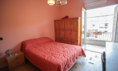 PH en 1er piso por escalera ideal para 2 familias, Cómodos ambientes con patio y terraza