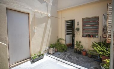 PH en 1er piso por escalera ideal para 2 familias, Cómodos ambientes con patio y terraza