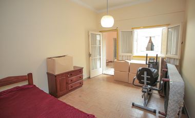 PH en 1er piso por escalera ideal para 2 familias, Cómodos ambientes con patio y terraza