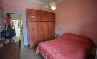PH en 1er piso por escalera ideal para 2 familias, Cómodos ambientes con patio y terraza