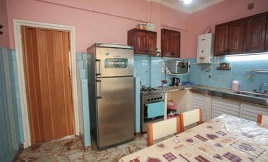 PH en 1er piso por escalera ideal para 2 familias, Cómodos ambientes con patio y terraza