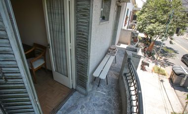 PH en 1er piso por escalera ideal para 2 familias, Cómodos ambientes con patio y terraza
