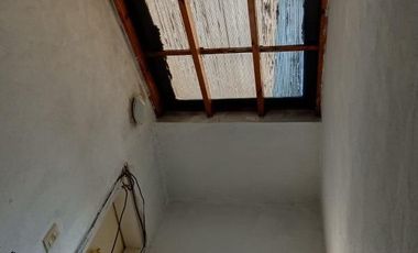 Casa en venta - 4 Dormitorios 2 Baños - 165Mts2 - Bernal Oeste
