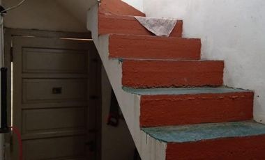 Casa en venta - 4 Dormitorios 2 Baños - 165Mts2 - Bernal Oeste