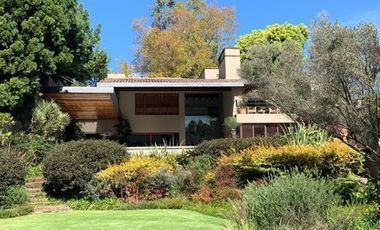 Casa en venta en Valle de Bravo junto al lago