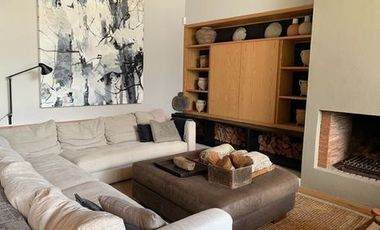 Casa en venta en Valle de Bravo junto al lago