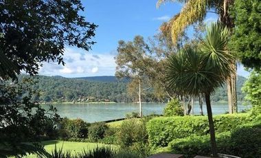 Casa en venta en Valle de Bravo junto al lago