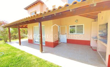 Casa en alquiler 3 dormitorios Santa Catalina, Villa Nueva