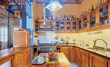 VENTA Casa sobre Lote Propio con parque  en SAN ISIDRO