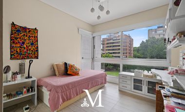 Piso en torre Bajo Belgrano, balcón, terraza, parrilla, amenities, seguridad 24hs, 2 cocheras
