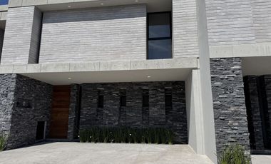 CASA EN RENTA PARA ESTRENAR EN ALTOS JURIQUILLA