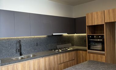 CASA EN RENTA PARA ESTRENAR EN ALTOS JURIQUILLA