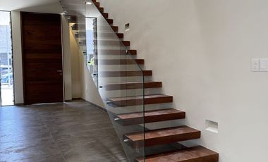 CASA EN RENTA PARA ESTRENAR EN ALTOS JURIQUILLA