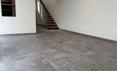 CASA EN RENTA PARA ESTRENAR EN ALTOS JURIQUILLA