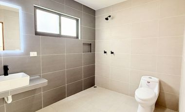 Casa en venta en esquina, en fraccionamiento privado y al sur de la ciudad