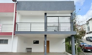 Casa en venta en esquina, en fraccionamiento privado y al sur de la ciudad