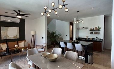 VENTA DE CASA EN MERIDA CON ALBERCA EN PRIVADA CON AMENIDADES TEMOZON NORTE