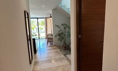 VENTA DE CASA EN MERIDA CON ALBERCA EN PRIVADA CON AMENIDADES TEMOZON NORTE