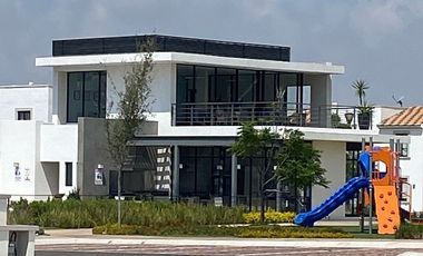 CASA  EN VENTA  EN ZAKIA QUERÉTARO