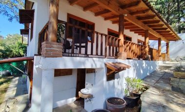 Acogedora casa de un nivel cerca del Colegio Montessori en Acatitlán