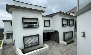 CASA EN VENTA O RENTA EN CONDADO DE SAYAVEDRA