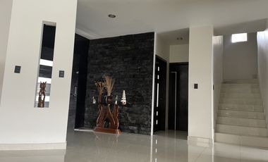 CASA EN VENTA O RENTA EN CONDADO DE SAYAVEDRA