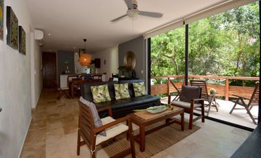 Exquisito Penthouse de 3 Habitaciones en el Corazón de Tulum Encantador