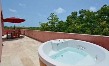 Exquisito Penthouse de 3 Habitaciones en el Corazón de Tulum Encantador