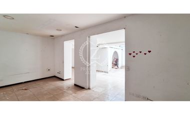 Casa lote para venta en Bello, sector Altavista, Obra 2000