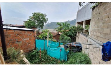 Casa Lote para la Venta en Itagui sector El Pedregal