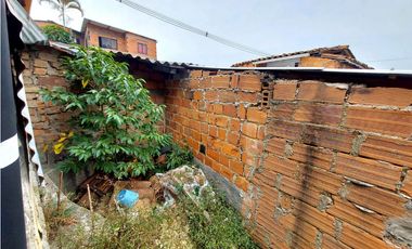 Casa Lote para la Venta en Itagui sector El Pedregal