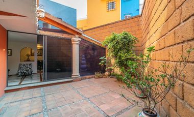 CASA EN VENTA EN JARDINES DE BELLAVISTA